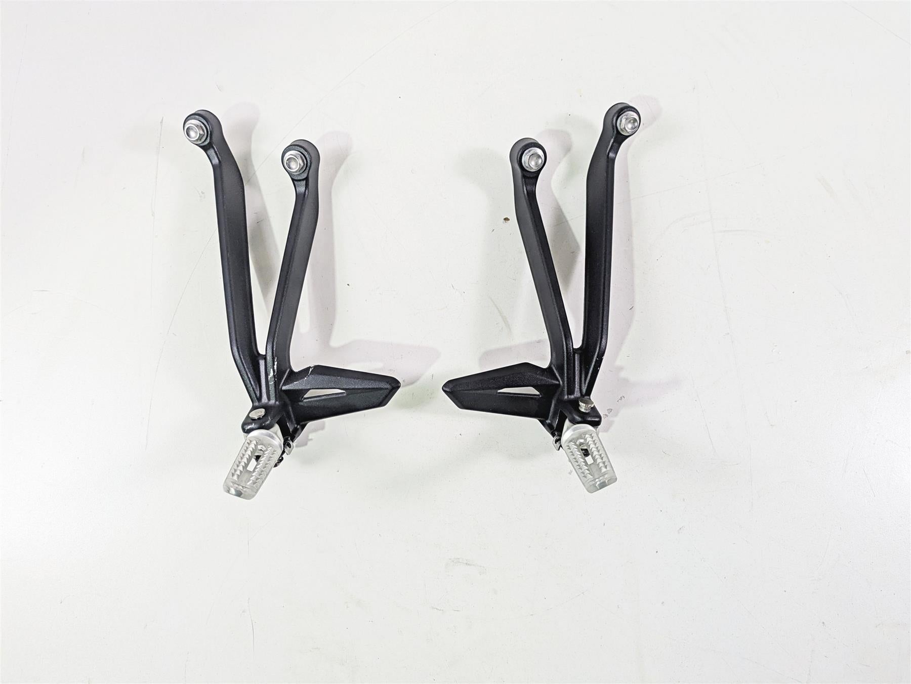 2024 Triumph Street Triple 765 R Rear Passenger Footpeg Set T2088156 T2088157 {{ shop.shopifyCountryName }} - Mototech271