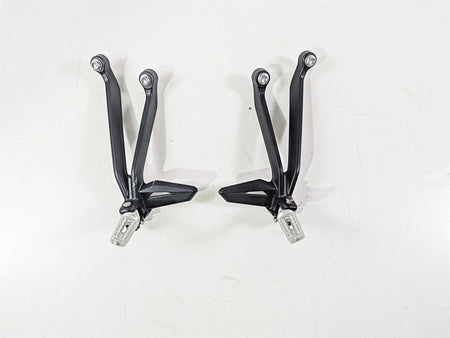2024 Triumph Street Triple 765 R Rear Passenger Footpeg Set T2088156 T2088157 {{ shop.shopifyCountryName }} - Mototech271