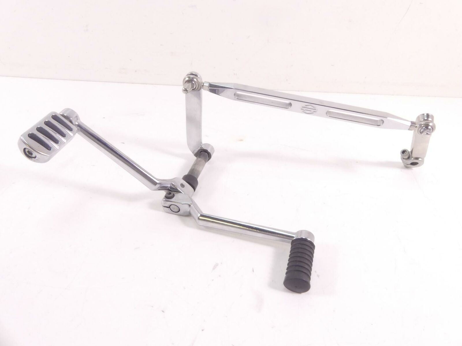 2005 Harley Touring CVO FLHTCSE Electra Glide Shift Pedals + Linkage 34532-00B {{ shop.shopifyCountryName }} - Mototech271