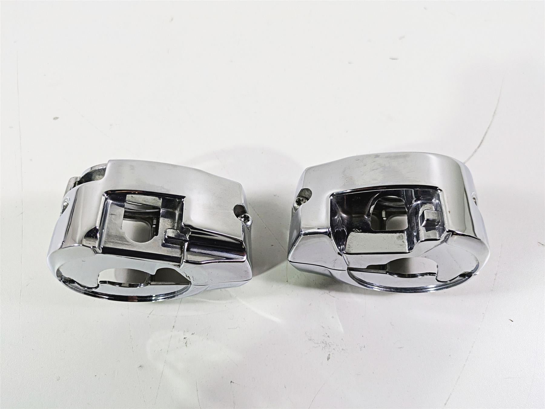 2017 Harley Touring FLHTKSE CVO E-Glide Chrome Control Switch Cover Set 71500341 {{ shop.shopifyCountryName }} - Mototech271