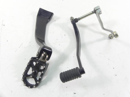 2019 Harley Softail FXBB Street Bob Shifter Shift Lever & Mid Footpeg 33600234 {{ shop.shopifyCountryName }} - Mototech271