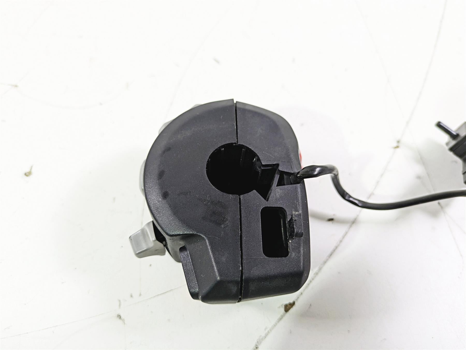 2019 Triumph Speed Triple RS 1050 Left Hand Control Switch READ T2044780 {{ shop.shopifyCountryName }} - Mototech271