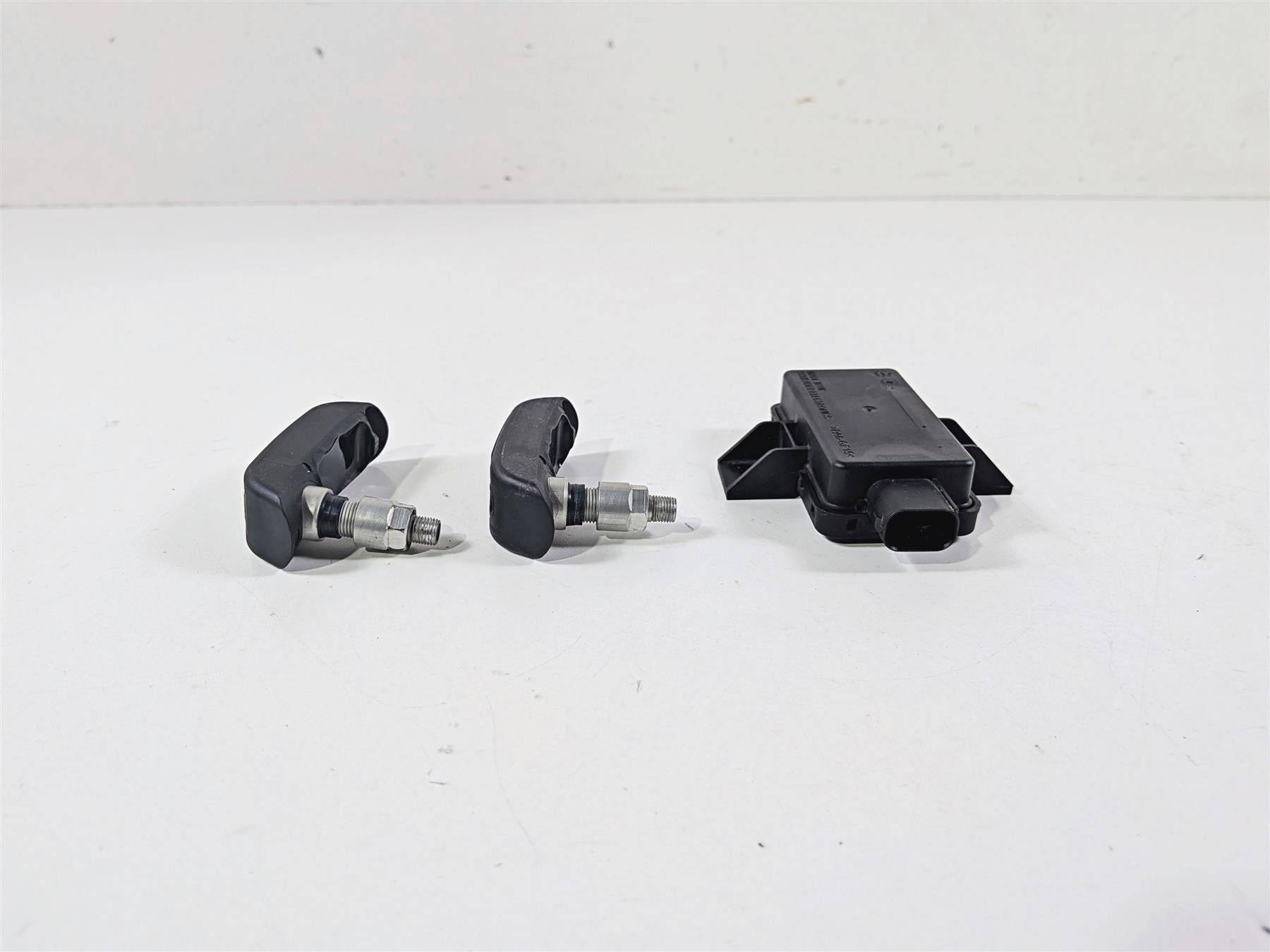 2016 BMW R1200 GS K50 Rdc Sensor & Tire Sensors 65758546222 & 65759832031 {{ shop.shopifyCountryName }} - Mototech271