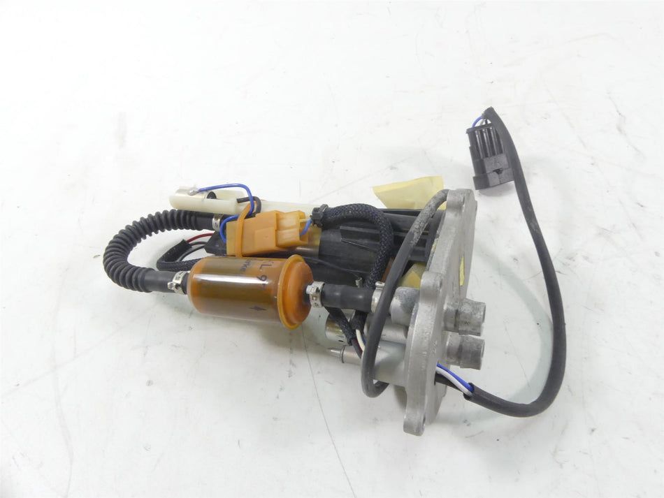 2013 Ducati Streetfighter 848 Fuel Gas Petrol Pump - Tested 16023991A {{ shop.shopifyCountryName }} - Mototech271