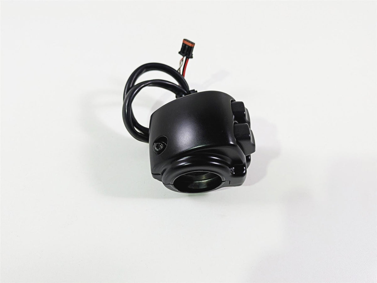 2019 Harley Softail FXDR 114 Left Hand Light Control Switch 71500292 {{ shop.shopifyCountryName }} - Mototech271