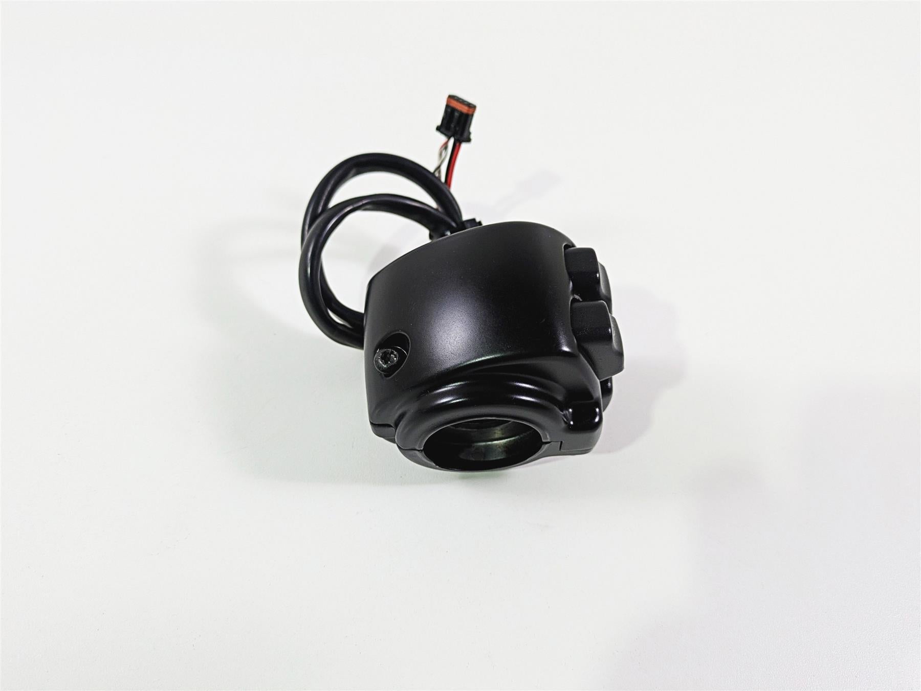 2019 Harley Softail FXDR 114 Left Hand Light Control Switch 71500292 {{ shop.shopifyCountryName }} - Mototech271
