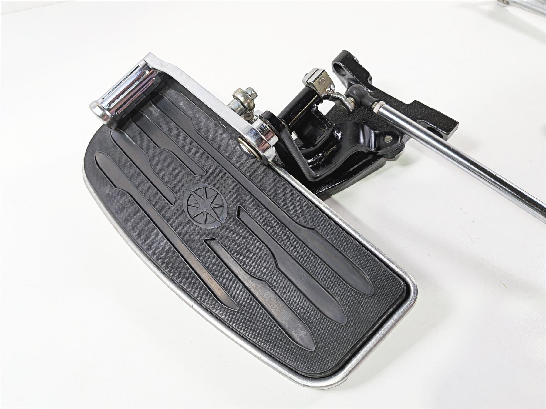 2006 Yamaha XVZ1300 Royal Star Left Floor Board & Shifter 4XY-27410-10-00 {{ shop.shopifyCountryName }} - Mototech271