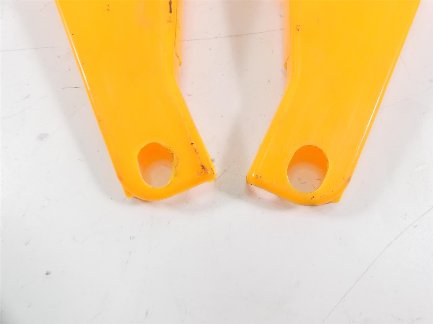 2005 Harley Touring CVO FLHTC SE Electra Glide Fairing Bracket Set 2330-0102 {{ shop.shopifyCountryName }} - Mototech271