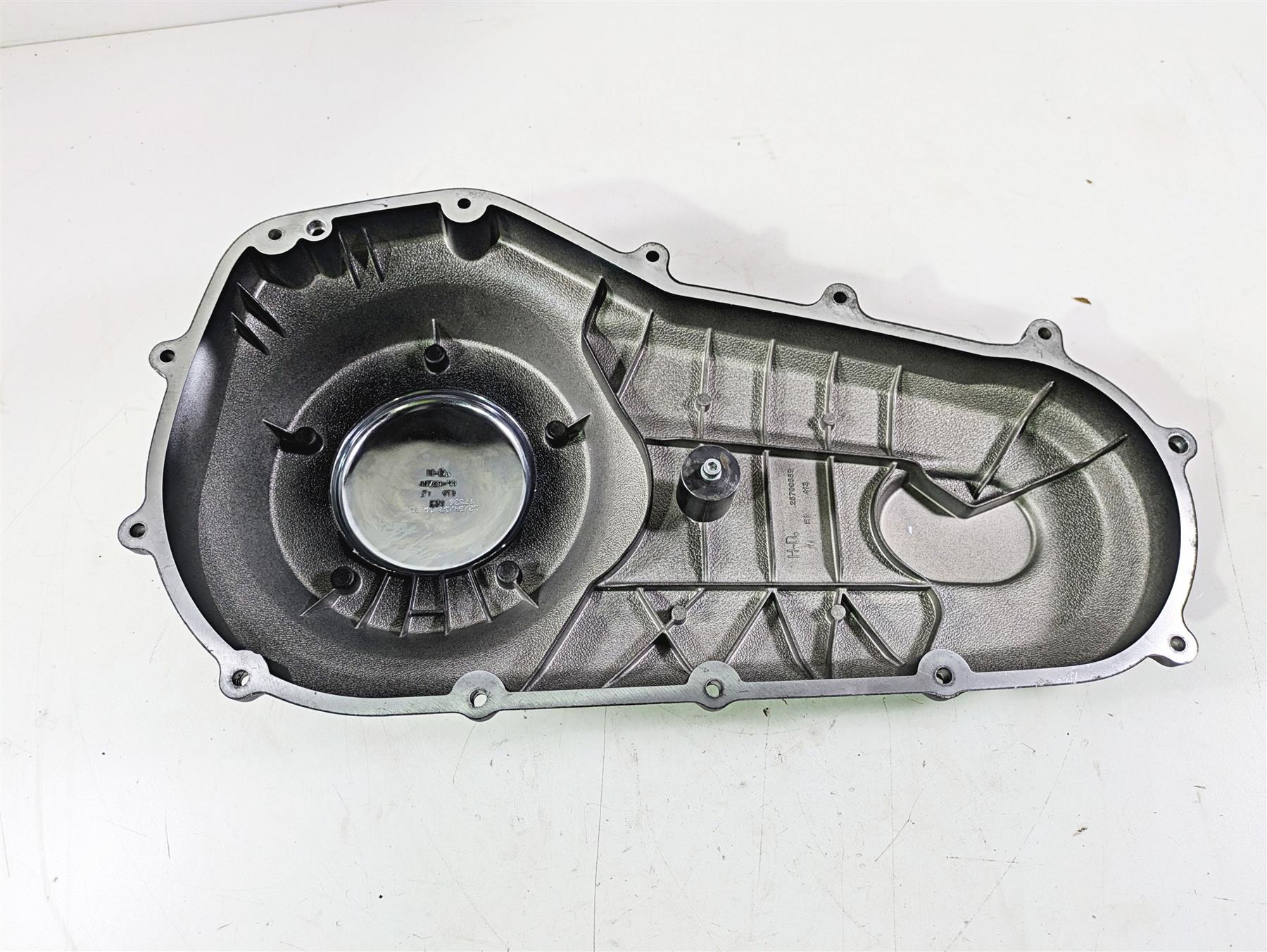 2018 Harley Softail FXFBS Fat Bob Outer Primary Drive Clutch Cover 25700559 {{ shop.shopifyCountryName }} - Mototech271