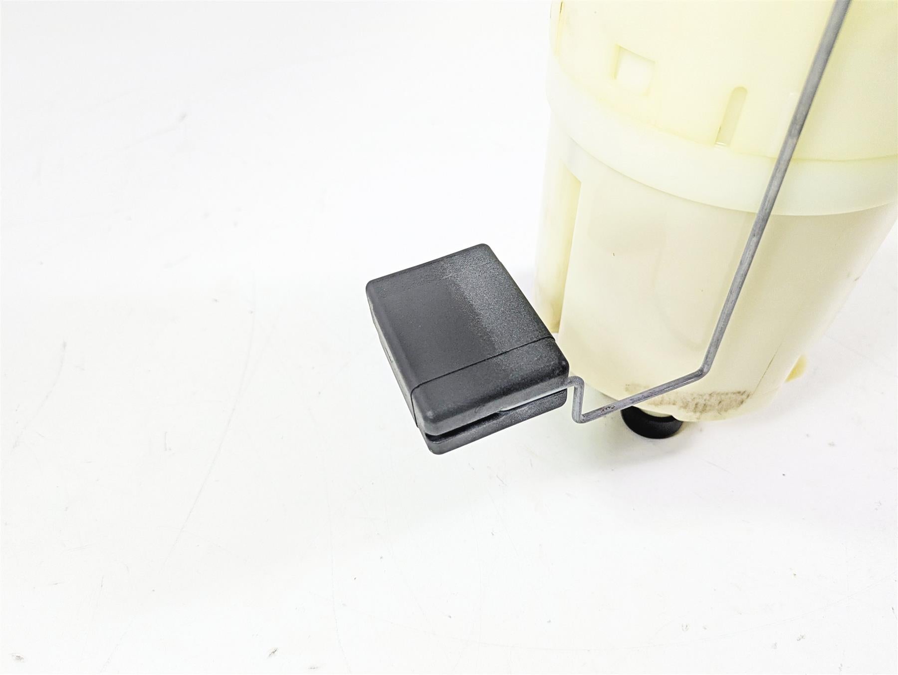 2006 Yamaha GP1300R Waverunner Fuel Gas Petrol Pump & Sender 60E-13907-01-00 {{ shop.shopifyCountryName }} - Mototech271