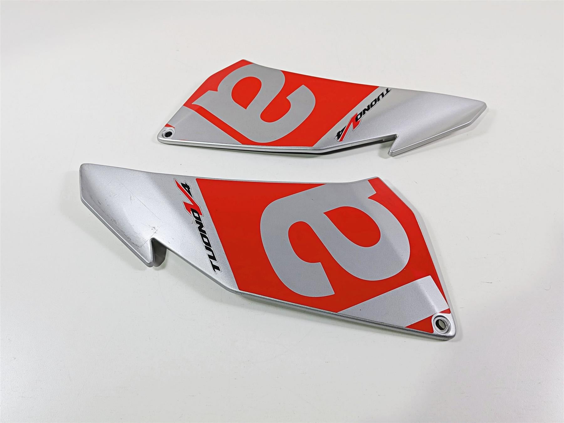 2016 Aprilia RSV 1100 Tuono V4 Factory Side Panel Fairing Cover Set 2H000884000 {{ shop.shopifyCountryName }} - Mototech271