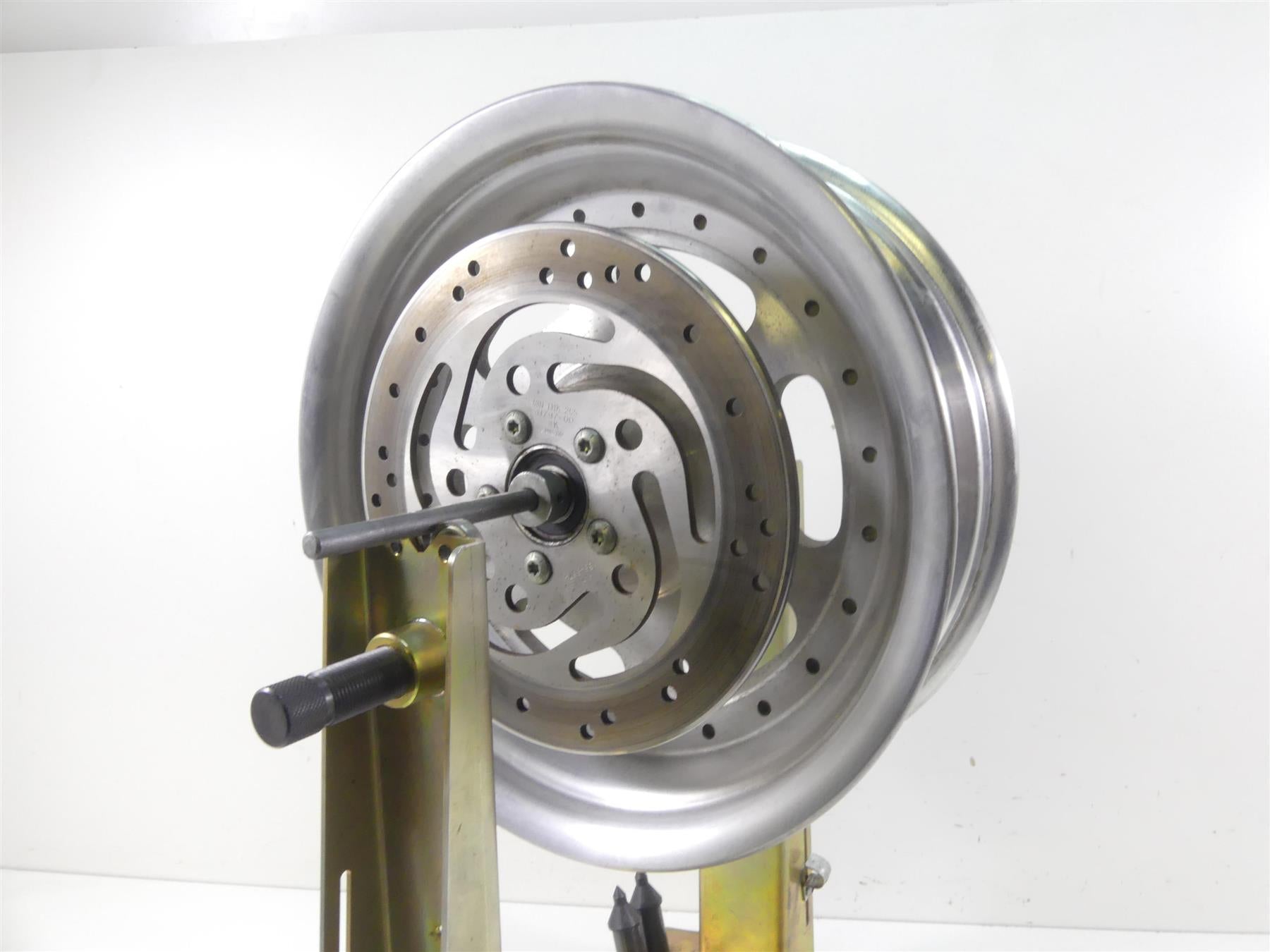 2009 Harley FXDF Dyna Fat Bob Straight 16x5 Slotted Rear Wheel Rim 40900179 {{ shop.shopifyCountryName }} - Mototech271