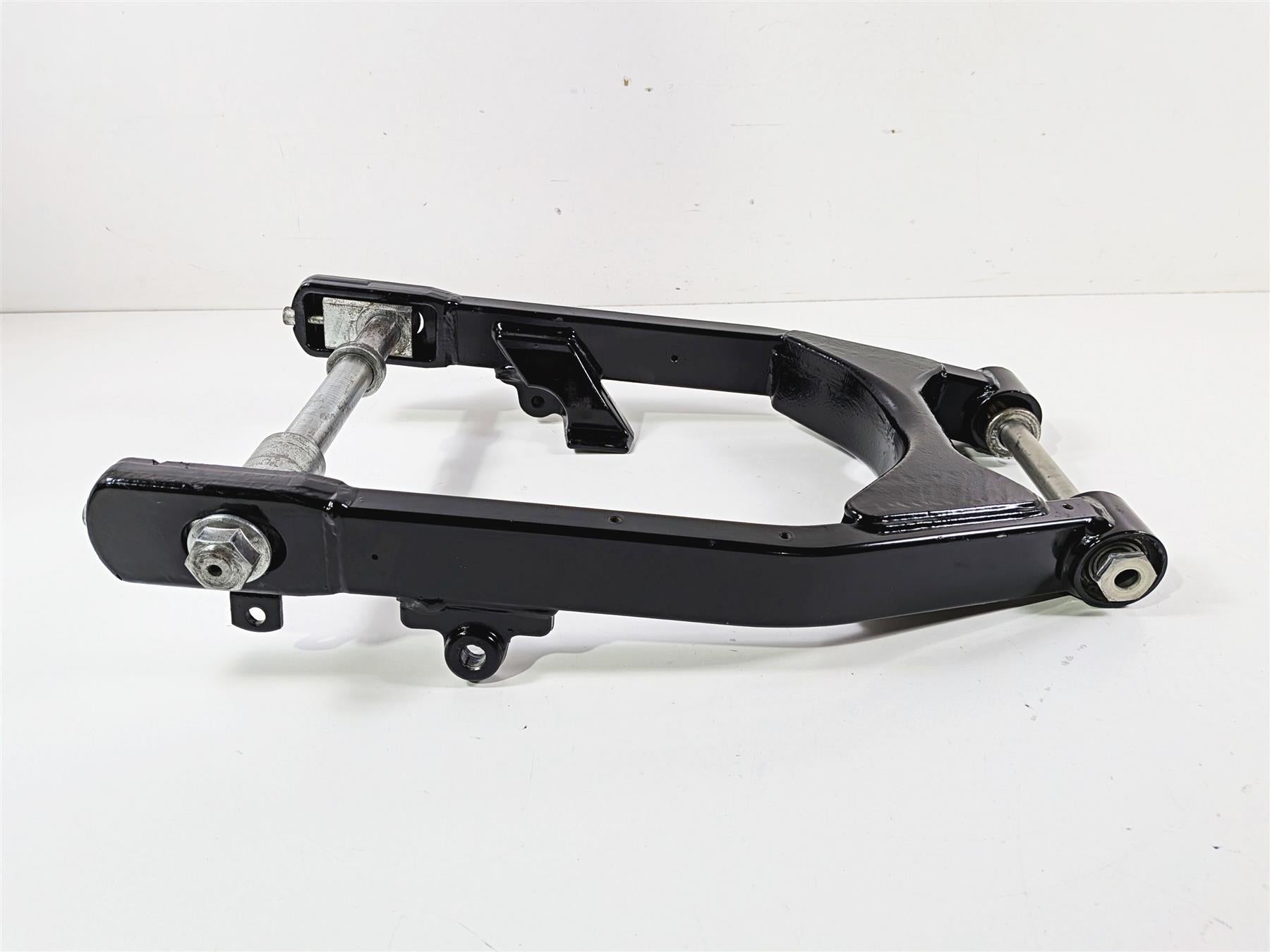2006 Harley Davidson Dyna FXDBI Street Bob Rear Swingarm + Axle - Read 47820-06 {{ shop.shopifyCountryName }} - Mototech271