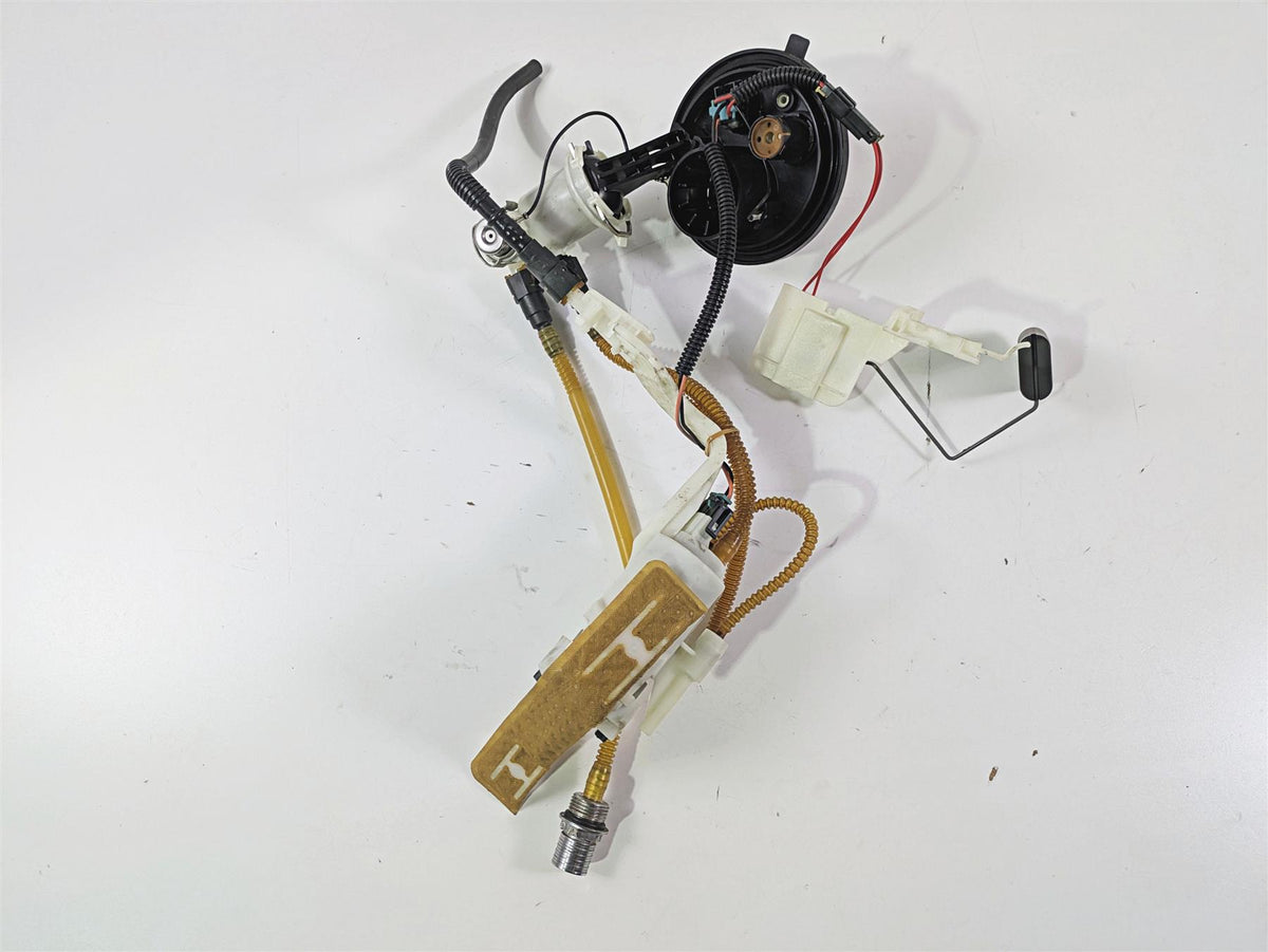 2010 Harley Touring FLHXSE CVO Street Glide Fuel Gas Petrol Pump - Read 75069-08 {{ shop.shopifyCountryName }} - Mototech271