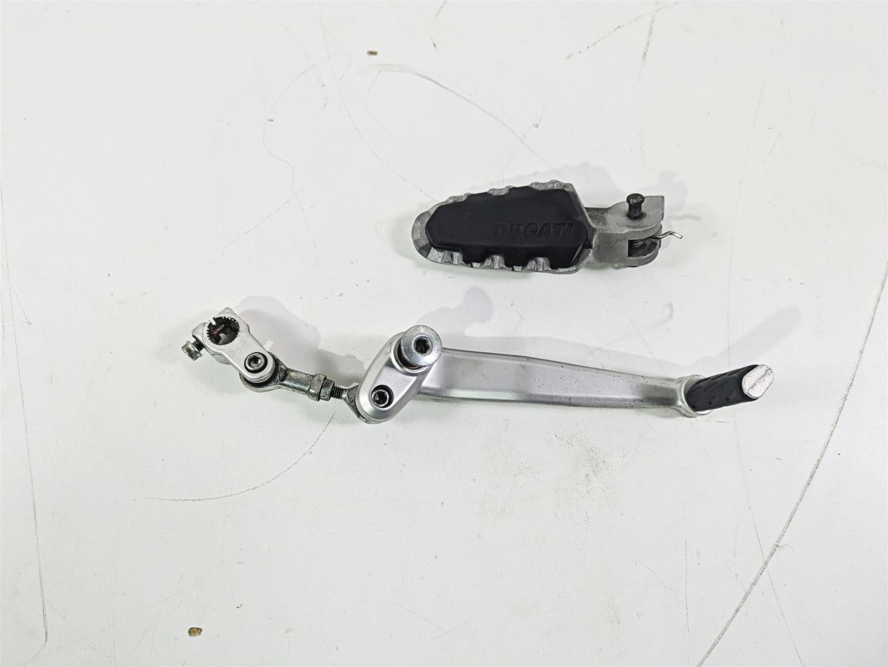 2015 Ducati Hypermotard 821 SP Left Foot Peg & Shift Lever 82412111AA 45630751BA {{ shop.shopifyCountryName }} - Mototech271