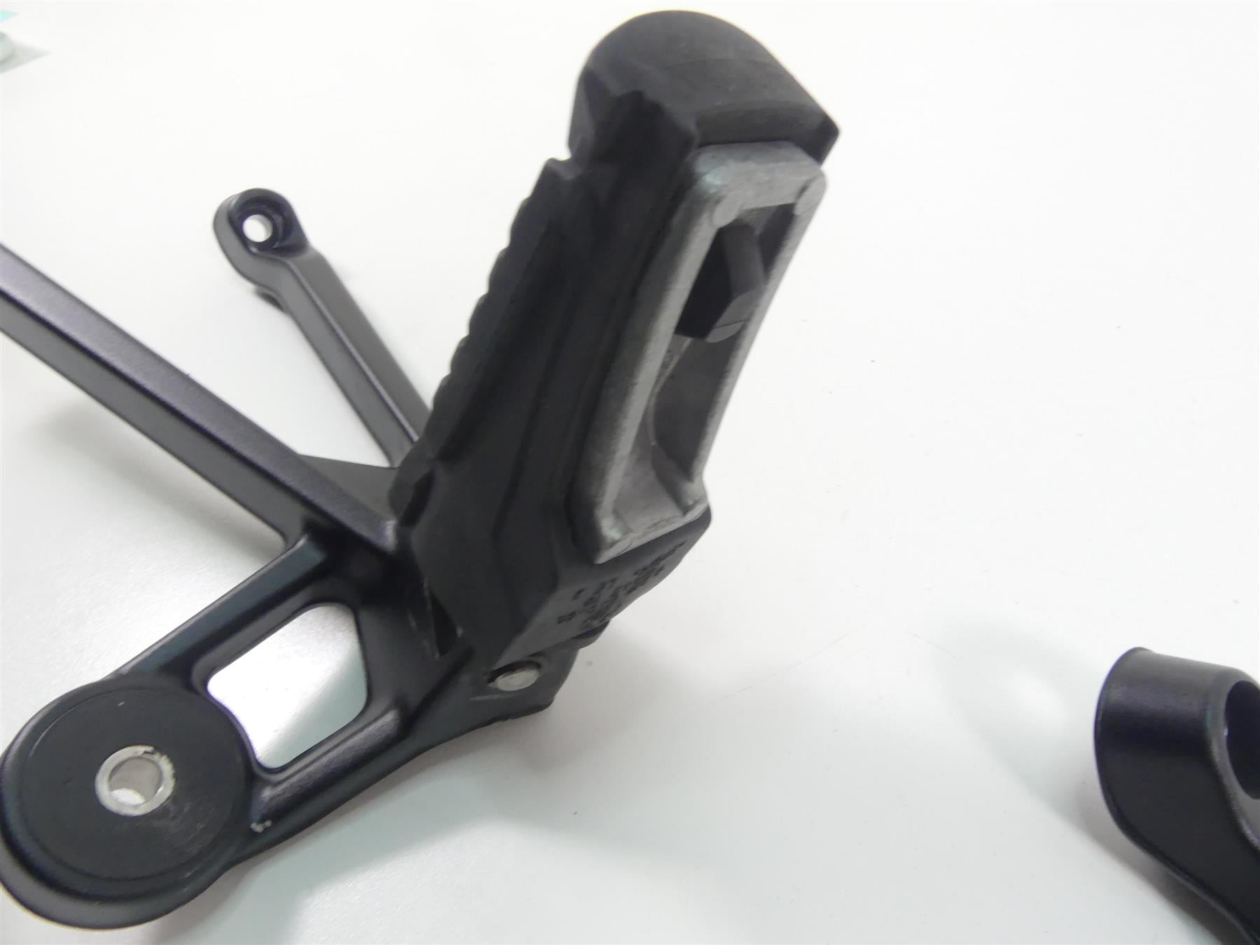 2016 BMW S1000XR K49 Rear Passenger Footpeg Set 46718553845 46718553846 {{ shop.shopifyCountryName }} - Mototech271