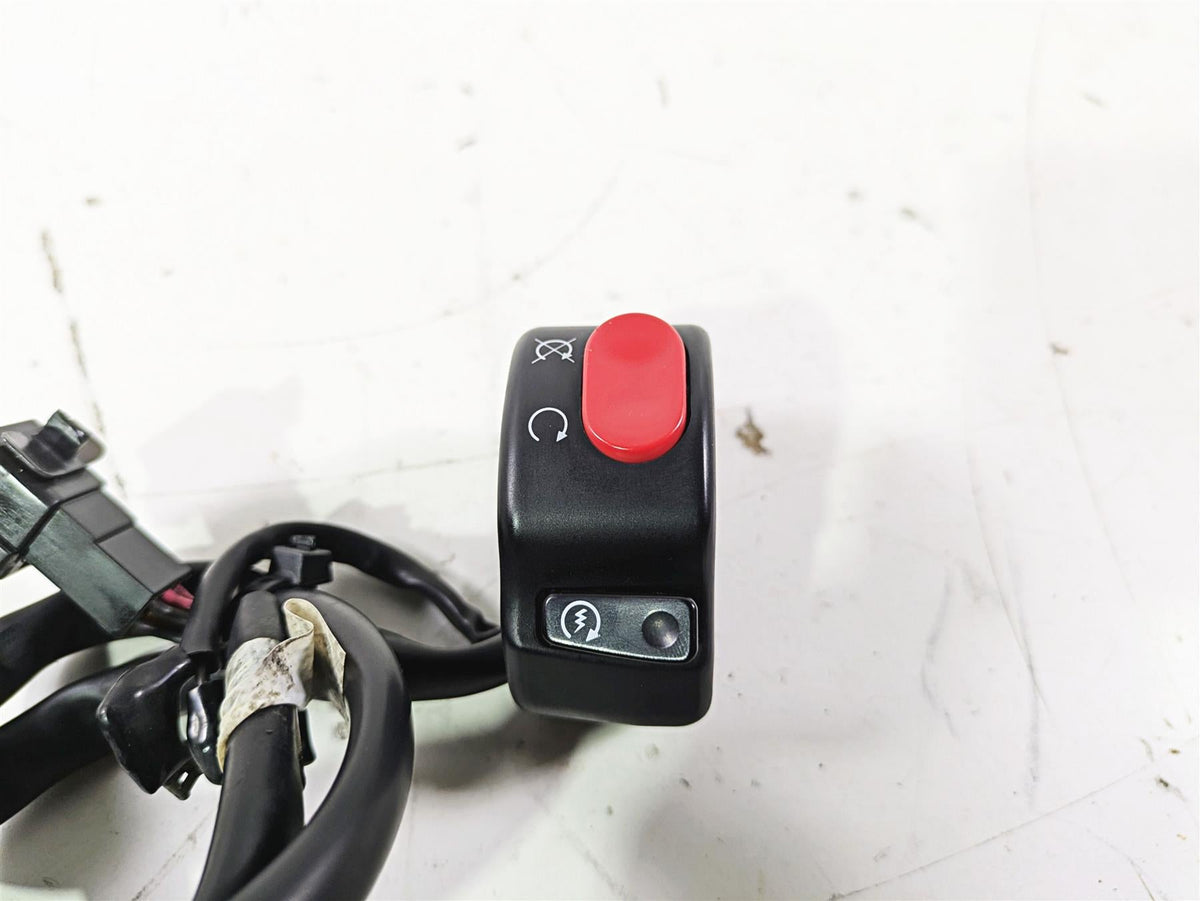 2012 Triumph Daytona 675 Right Hand Start Stop Control Switch T2049237 {{ shop.shopifyCountryName }} - Mototech271