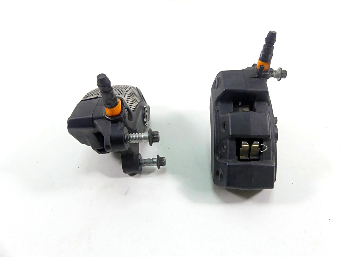 2014 Harley VRSCF Muscle V-Rod Front Brake Caliper Set 44731-08 44732-08 {{ shop.shopifyCountryName }} - Mototech271