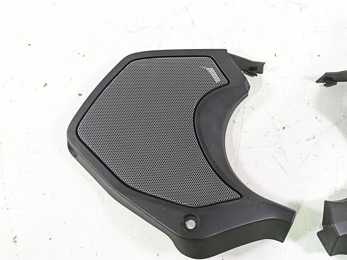 2014 BMW R1200 RT RTW K52 Front Speaker Cover Set 46638529412 46638529411 {{ shop.shopifyCountryName }} - Mototech271