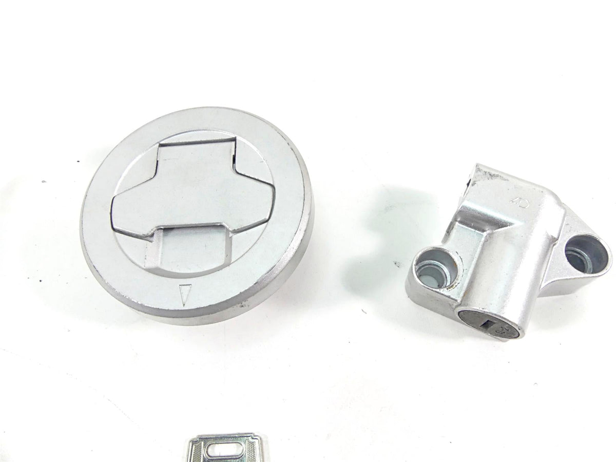 2008 Suzuki M109R VZR1800 Ignition Switch Key Lock Tank Cap Set 37000-48860 {{ shop.shopifyCountryName }} - Mototech271