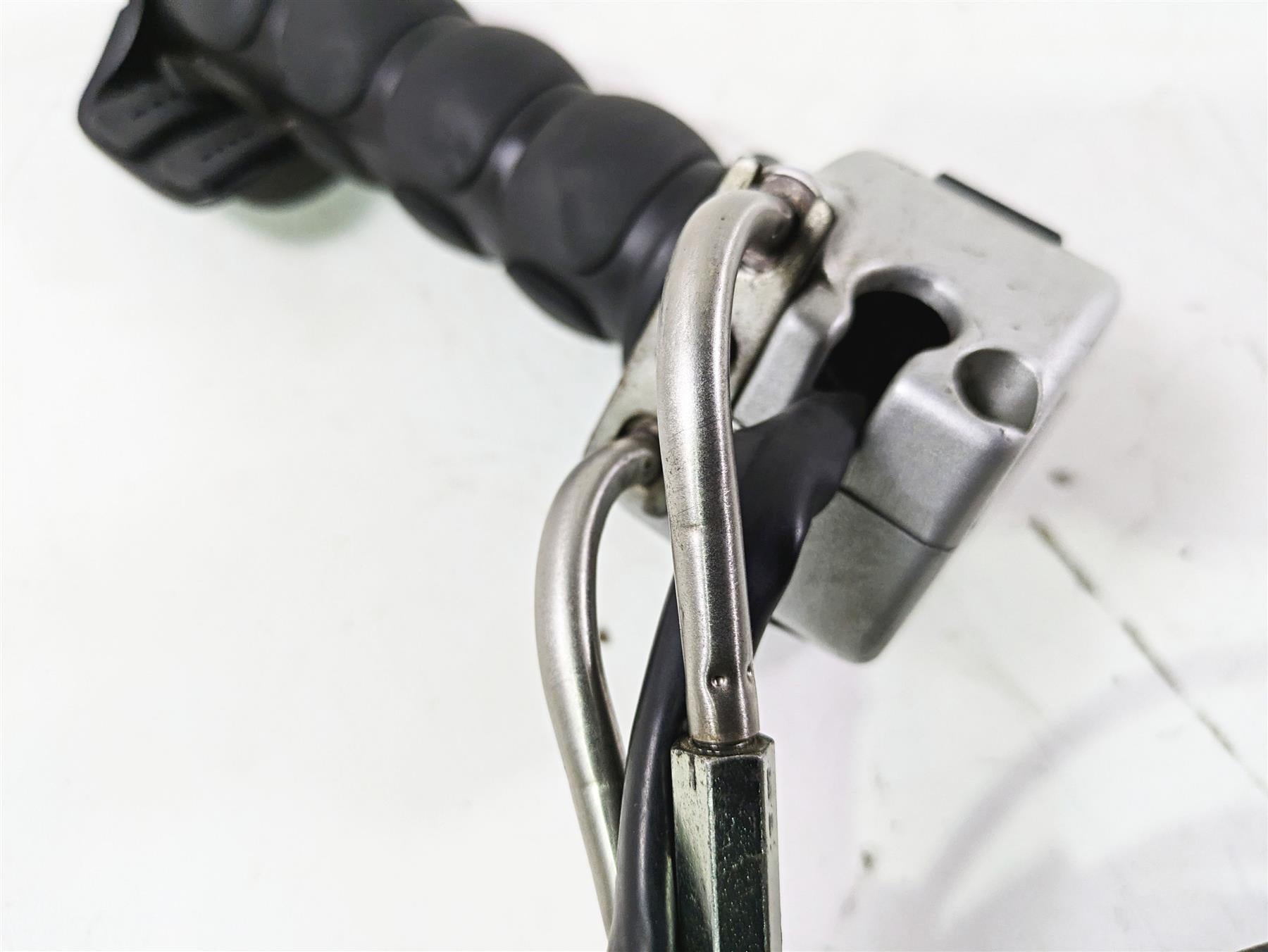 2004 Victory Kingpin Right Hand Control Switch + Throttle Cable & Grip 4010699 {{ shop.shopifyCountryName }} - Mototech271