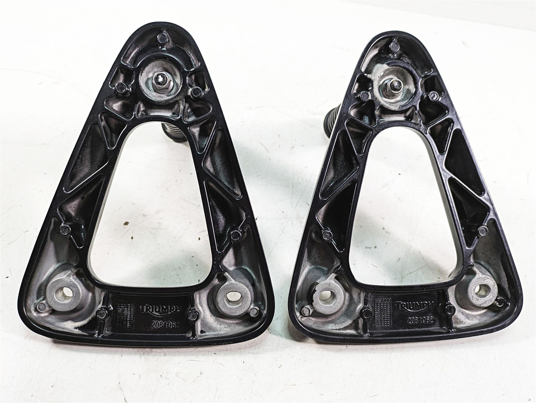 2011 Triumph America Rear Footpeg Foot Peg Set T2081043 T2081062 {{ shop.shopifyCountryName }} - Mototech271