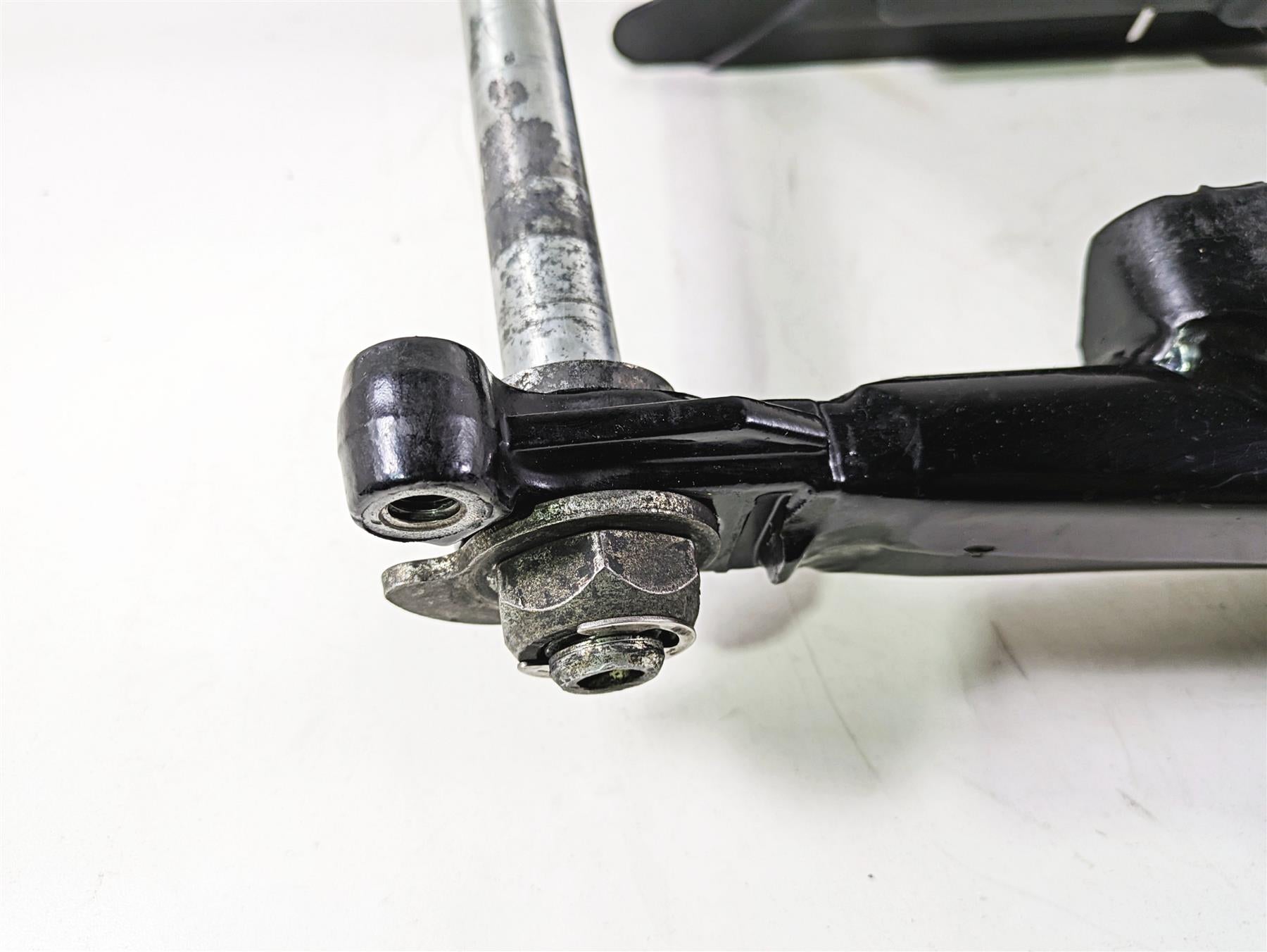 2017 Harley Touring FLTRXS Road Glide Rear Swingarm & 25mm Axle Set 47549-09A {{ shop.shopifyCountryName }} - Mototech271