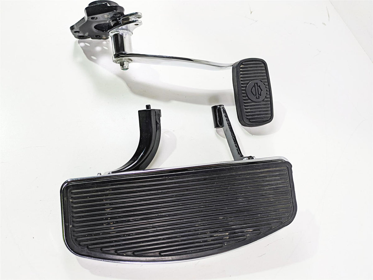 2016 Harley Touring FLHR Road King Front Right Floorboard & Brake Ped 50621-06A {{ shop.shopifyCountryName }} - Mototech271