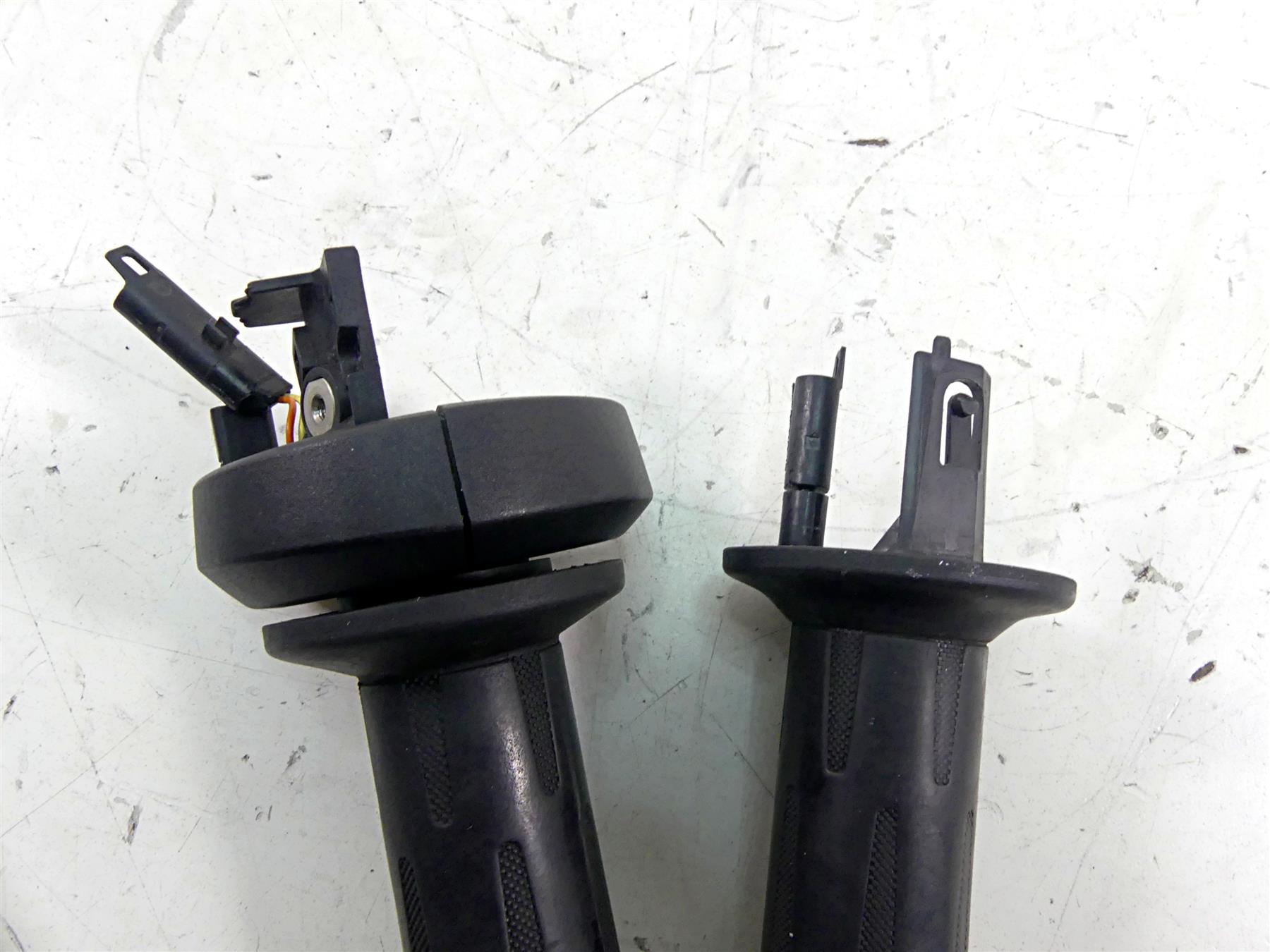 2018 BMW S1000RR K46 Heated Hand Grip (Cruise Control) 61317727065 61318534424 {{ shop.shopifyCountryName }} - Mototech271