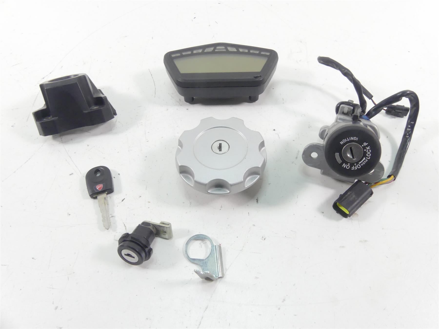 2018 Ducati Hypermotard 939 SP Speedometer Ignition Switch Key Set 12K 40611222C