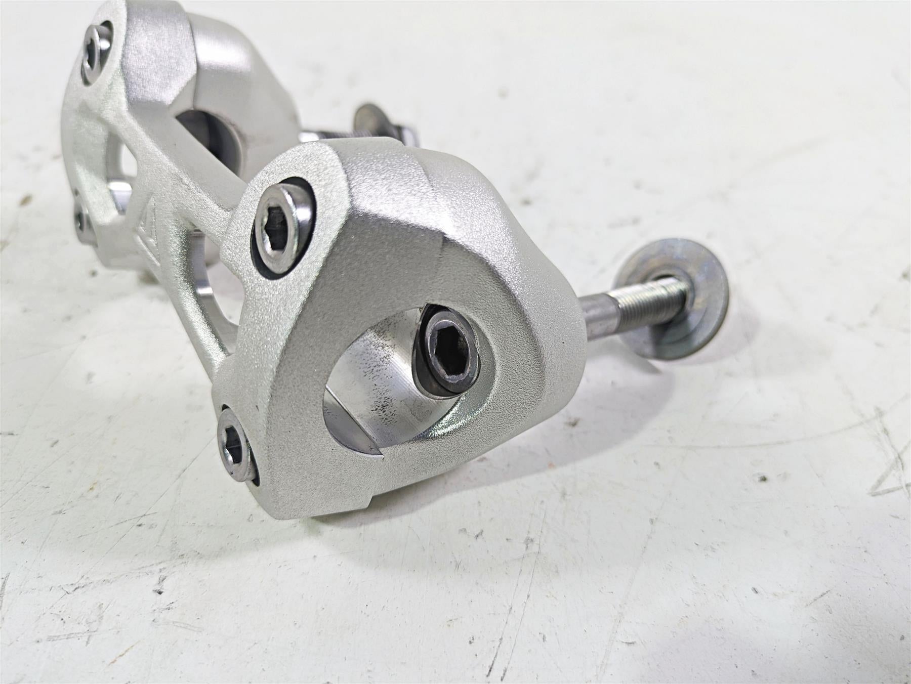 2023 Triumph Street Triple 765 RS Handlebar Mount Riser T2045876 {{ shop.shopifyCountryName }} - Mototech271