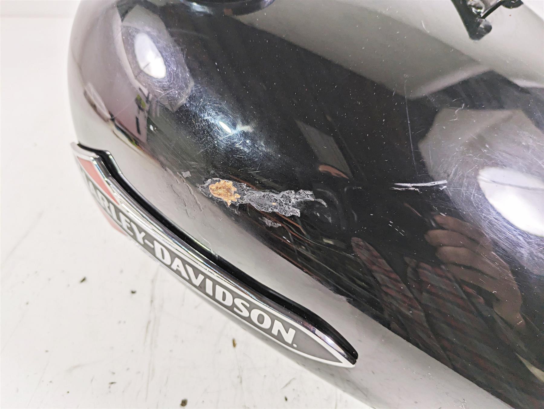 2021 Harley Softail FLSL Slim Fuel Gas Petrol Tank 61000674 {{ shop.shopifyCountryName }} - Mototech271