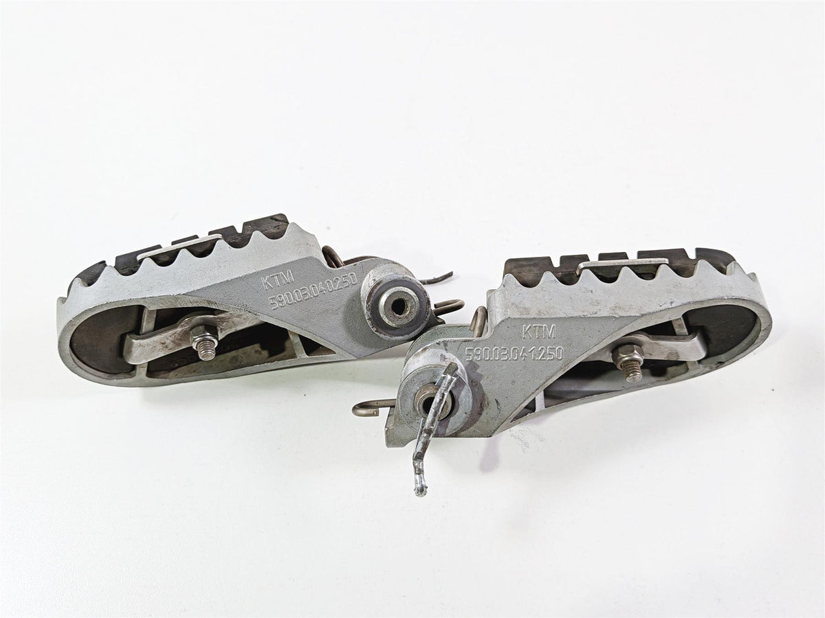 2005 KTM 950 LC8 Adventure Front Rider Foot Peg Rest Set 59003040250 78003041050 {{ shop.shopifyCountryName }} - Mototech271