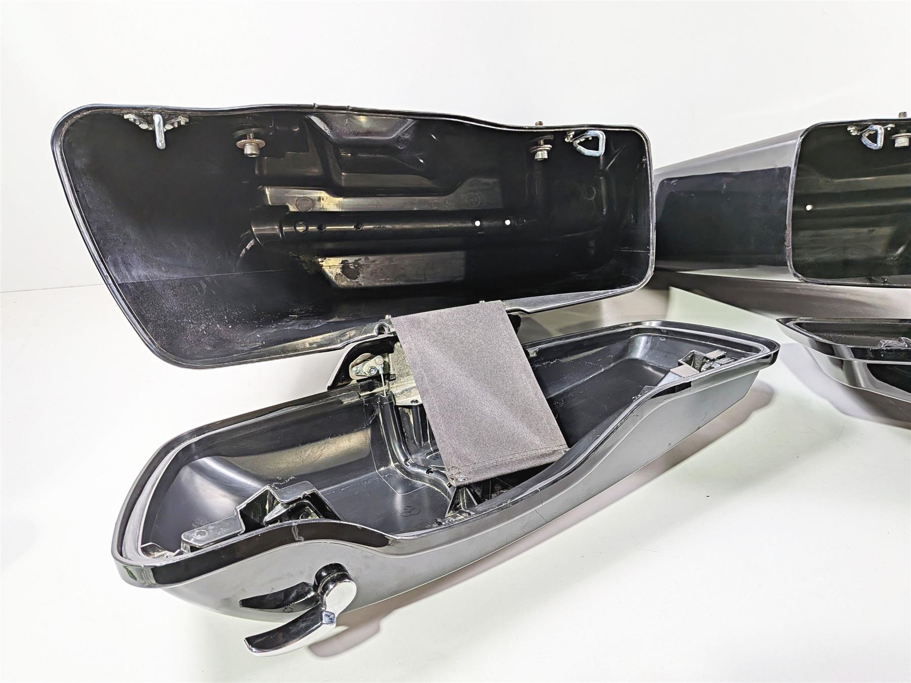 2016 Harley Touring FLHX Street Glide Strechted Saddle Bag Set - Read {{ shop.shopifyCountryName }} - Mototech271