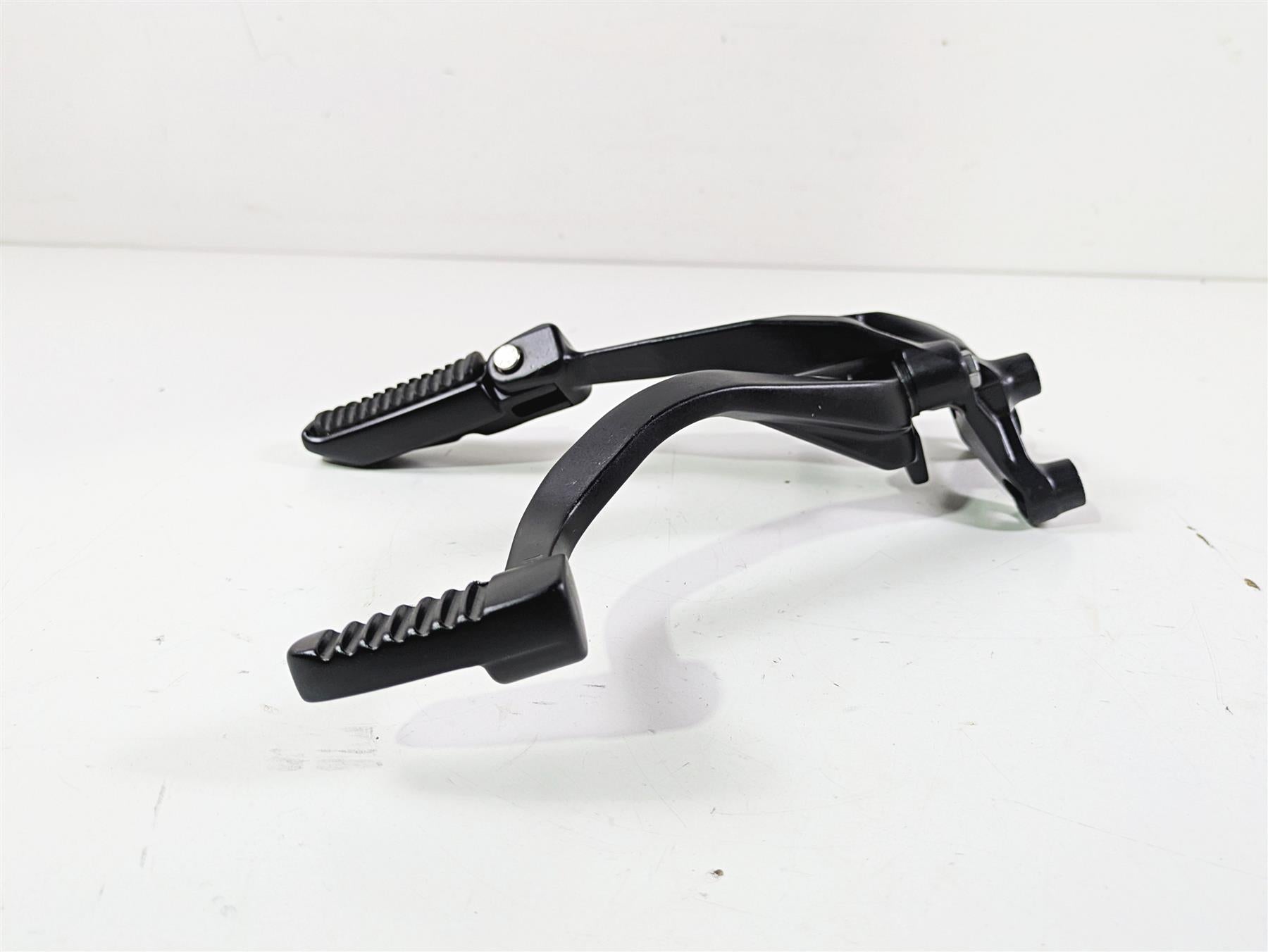 2024 Harley Sportster RH975 S Front Right Footpeg Brake Pedal Set 50502125 {{ shop.shopifyCountryName }} - Mototech271
