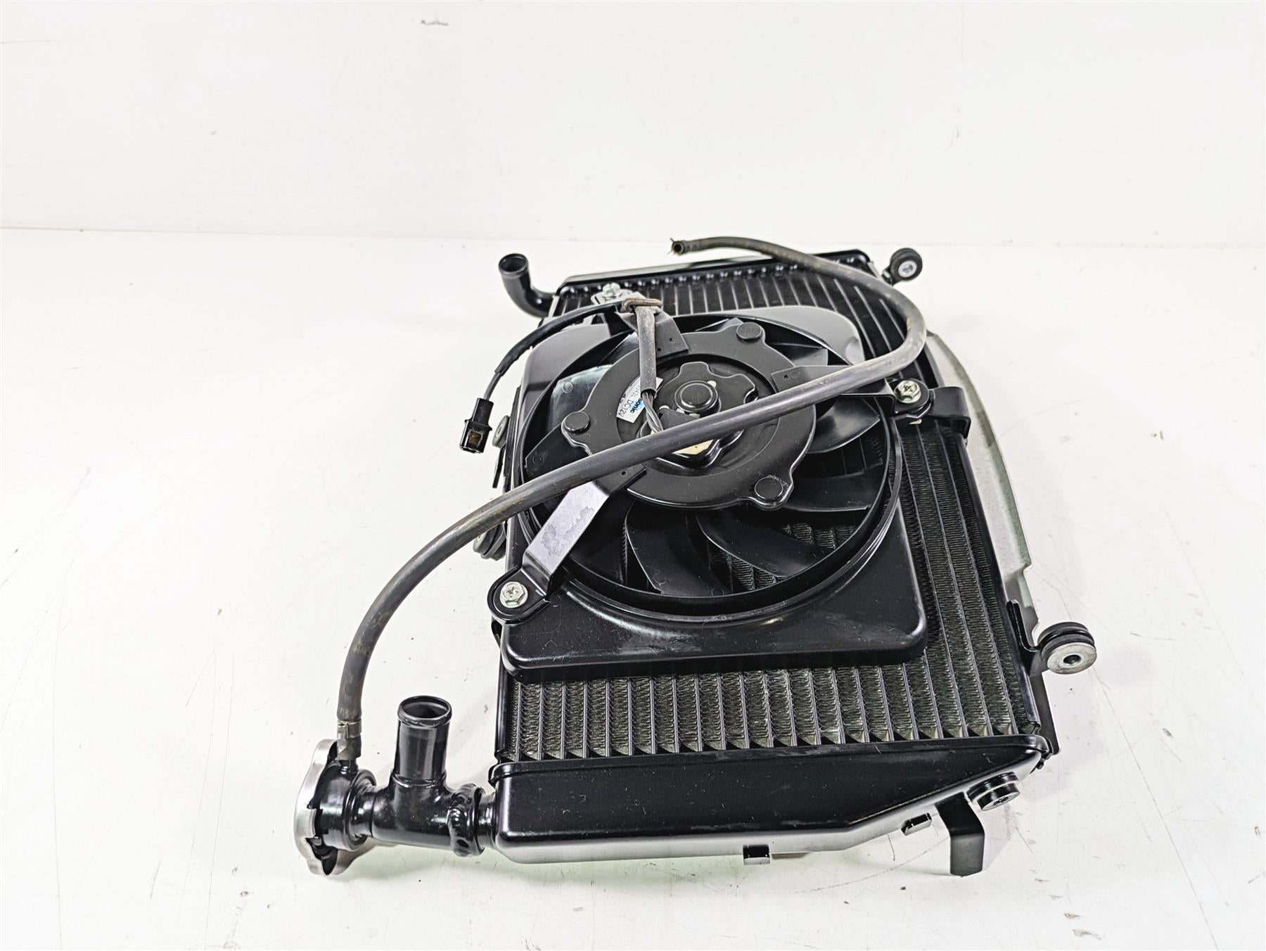 2015 Triumph Tiger Explorer XC Radiator Fan Reservoir Hoses Set T2100854 {{ shop.shopifyCountryName }} - Mototech271
