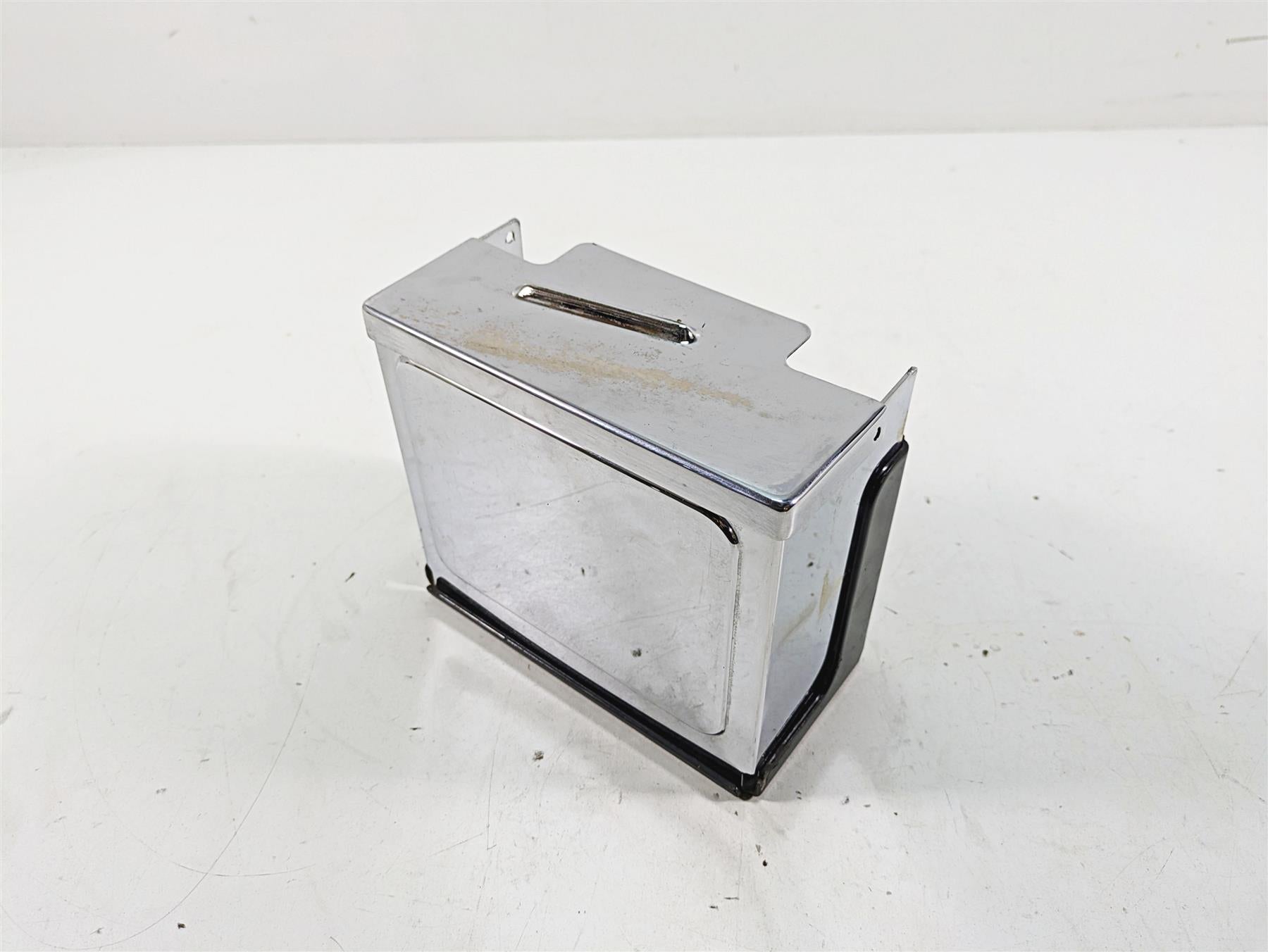 2005 Harley Dyna FXDL Low Rider Battery Box Electrical Box Cover Set 66375-97 {{ shop.shopifyCountryName }} - Mototech271