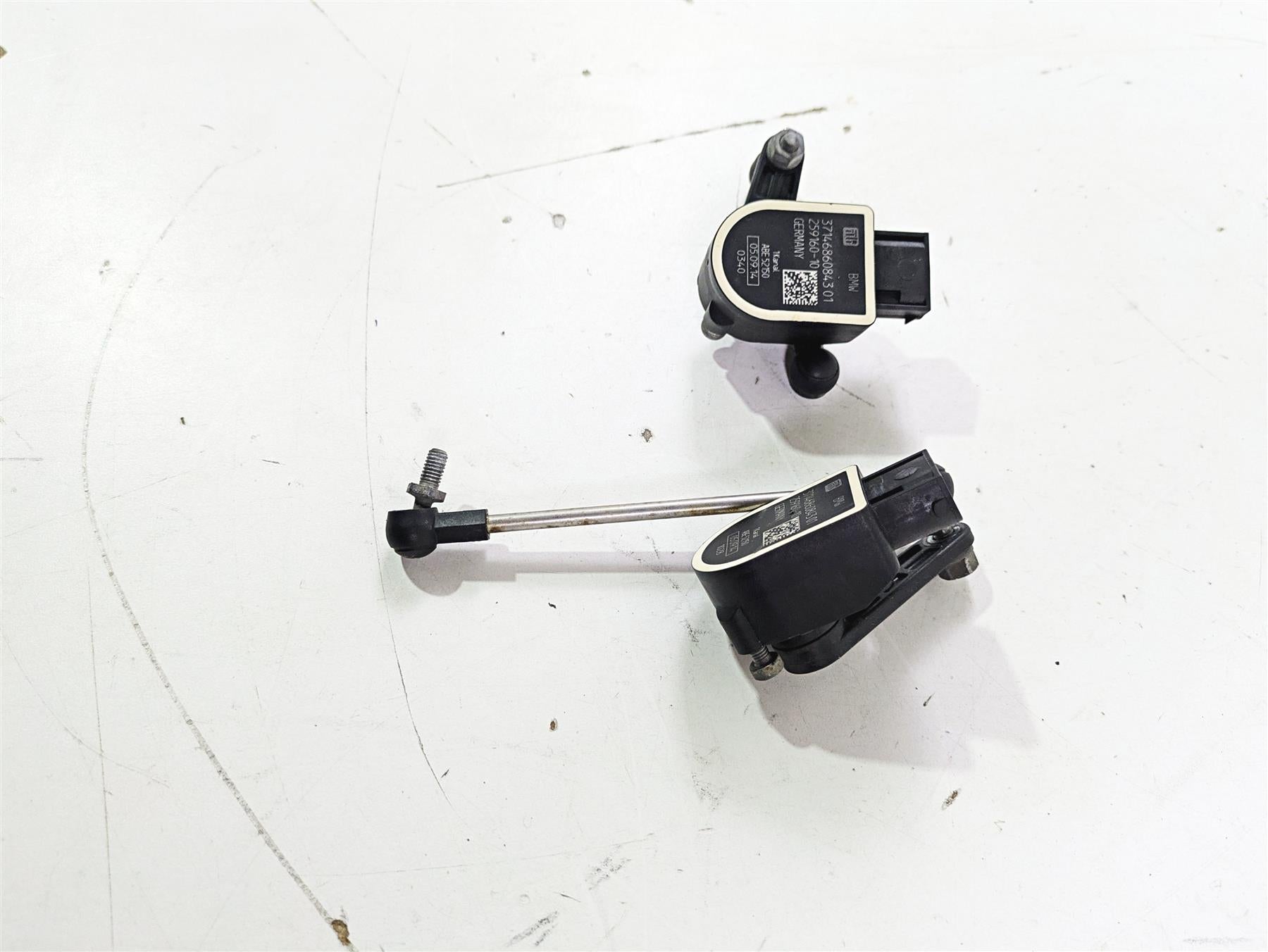 2015 BMW R1200GS Adv K51 Front & Rear Leveling Sensor 37146860843 37146870000 {{ shop.shopifyCountryName }} - Mototech271