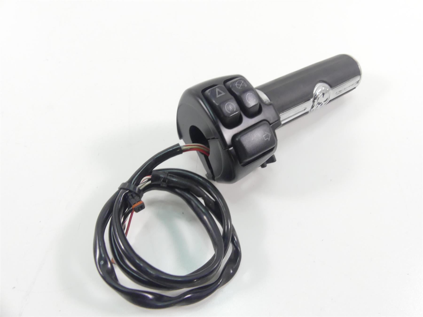 2018 Harley Sportster XL1200 Custom Right Hand Control Switch 71500297 {{ shop.shopifyCountryName }} - Mototech271