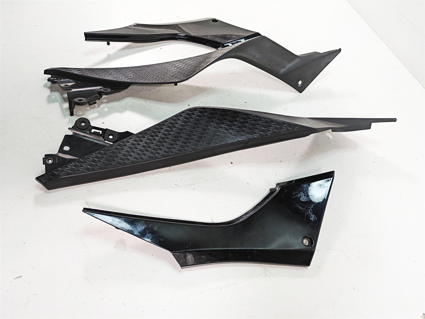 2016 Kawasaki Ninja EX300 Side Cover Fairing Infill Cover Set 53065-0027 {{ shop.shopifyCountryName }} - Mototech271