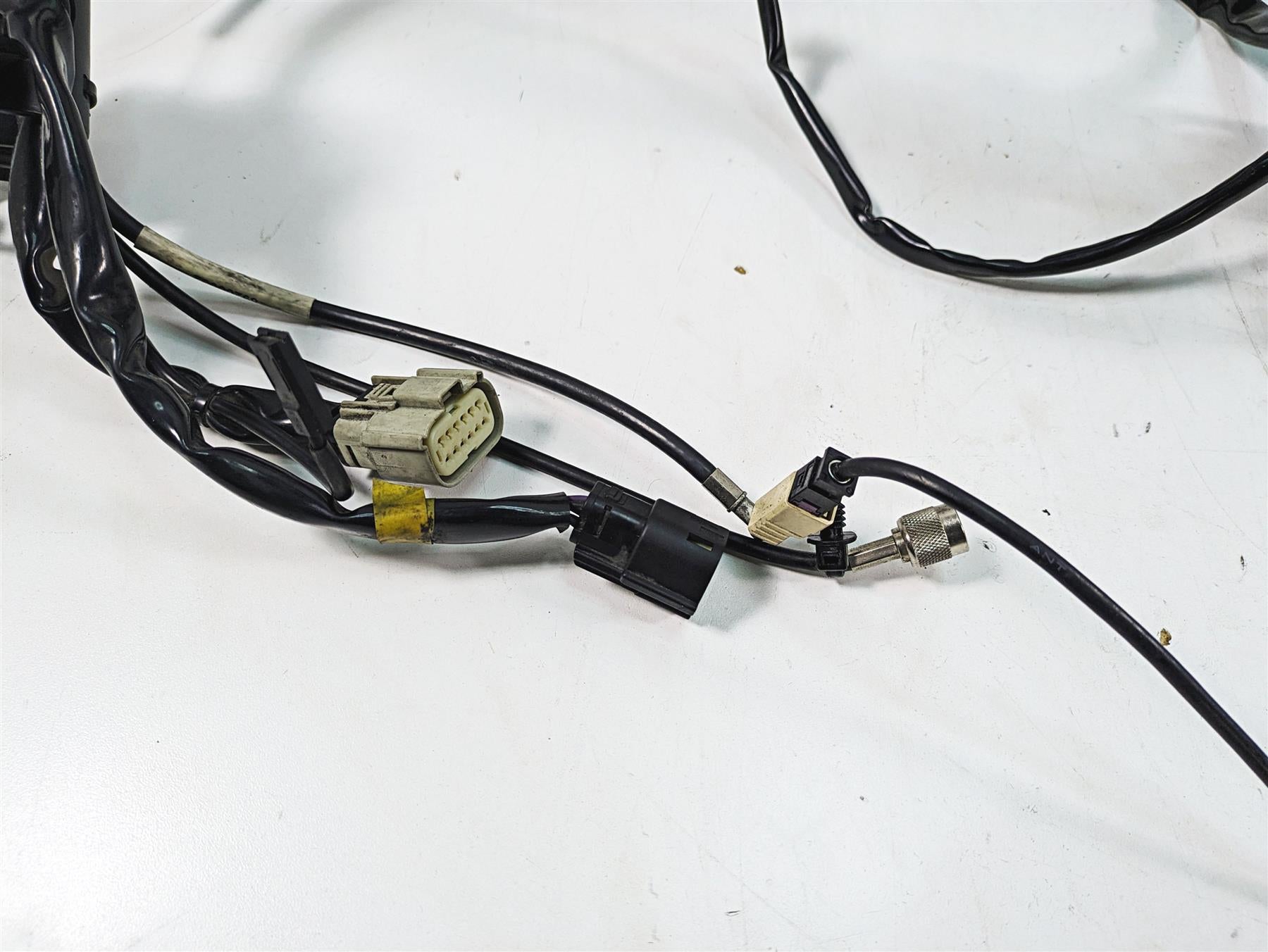 2014 Harley Touring FLHTK Electra Glide Main Wiring Harness Abs - Read 69200118 {{ shop.shopifyCountryName }} - Mototech271
