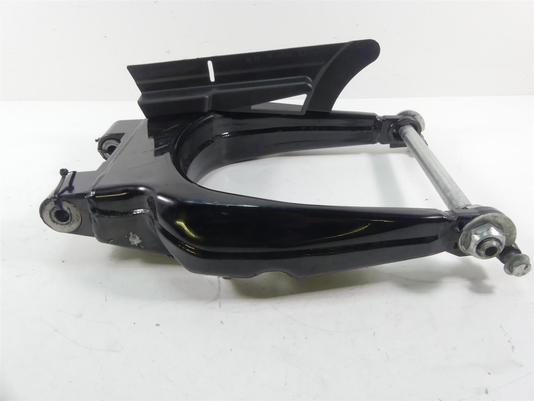 2017 Harley Touring FLHTKL Electra Glide Rear Swingarm & 25mm Axle Set 47549-09A