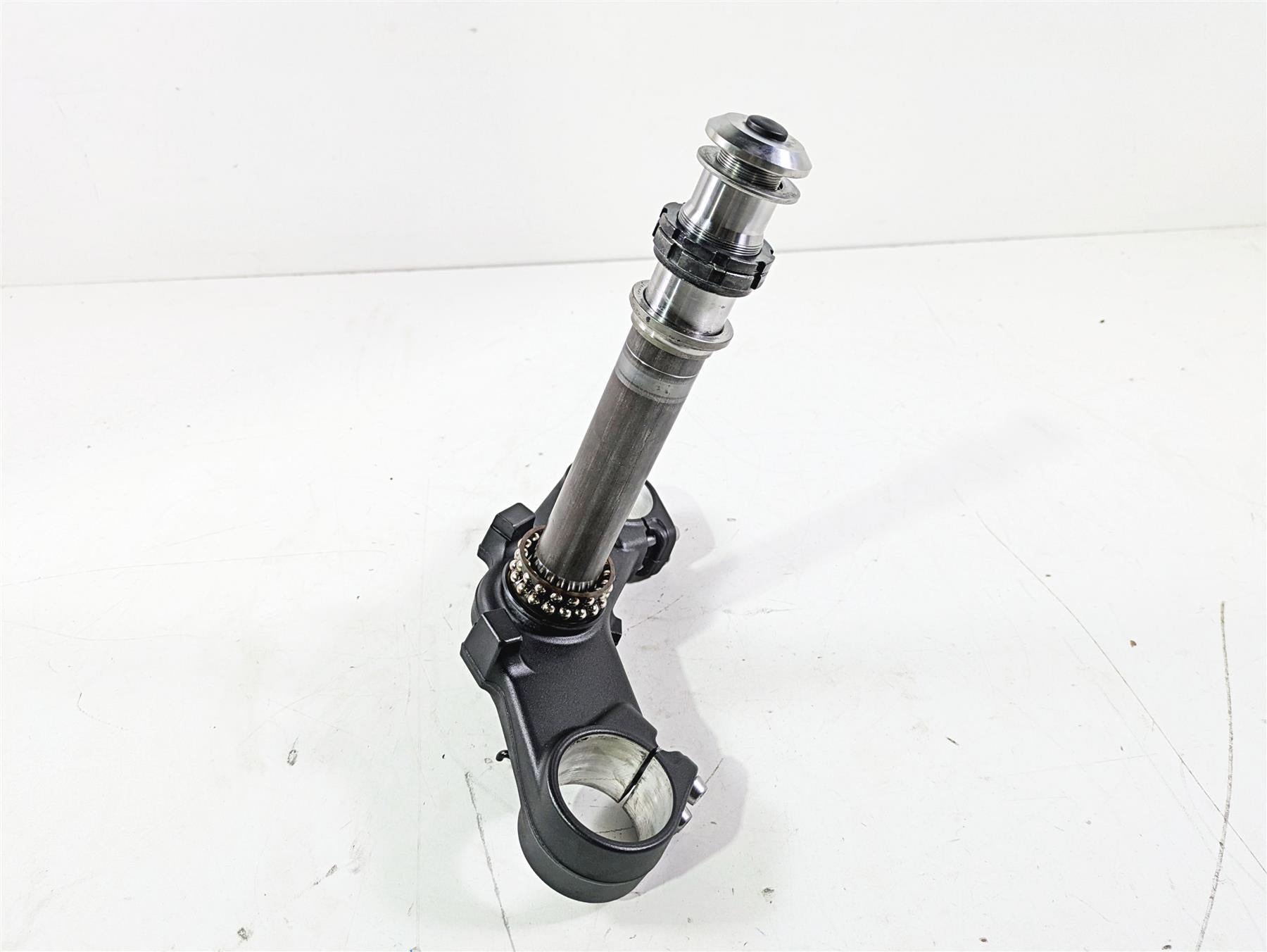 2022 Kawasaki ZR900RS Cafe Lower Triple Tree Steering Clamp 44037-0172-18R {{ shop.shopifyCountryName }} - Mototech271