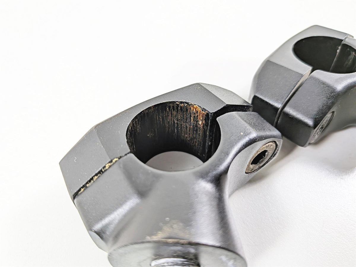 2016 Victory Cross Country Black Handlebar Holder Riser Mount Set 5139570 {{ shop.shopifyCountryName }} - Mototech271