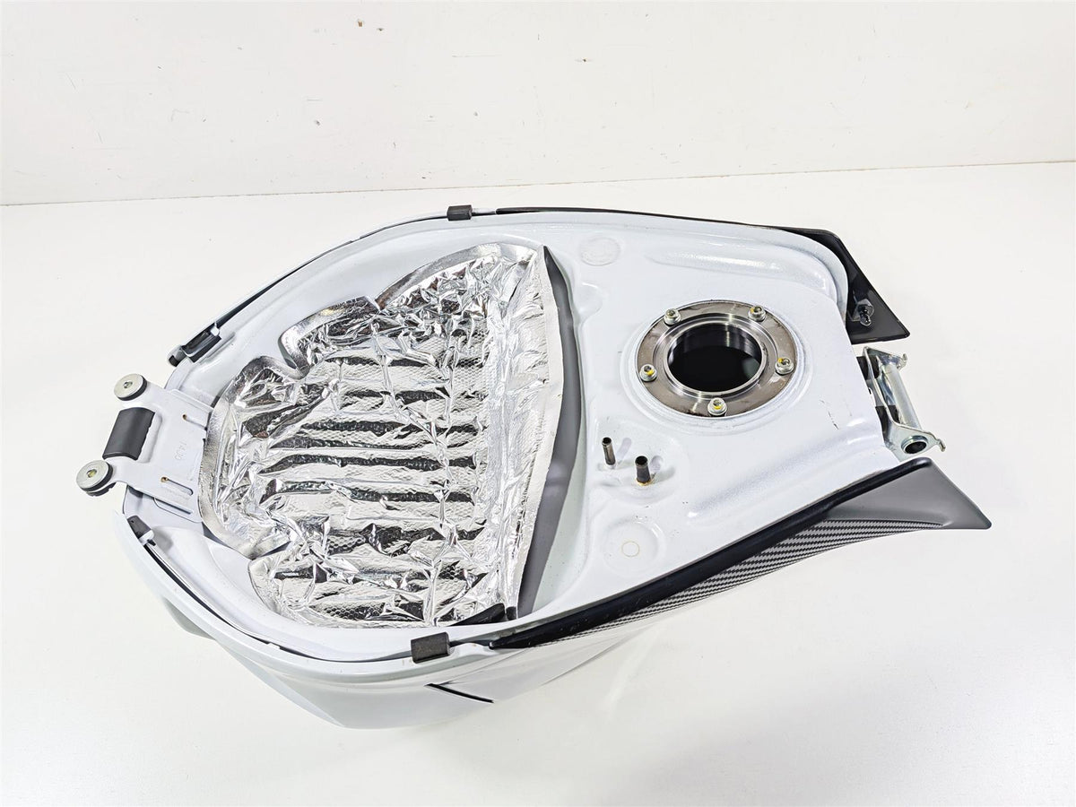 2024 Suzuki GSXR600 Fuel Gas Petrol Tank & Covers White - Nice 44100-14JJ0 {{ shop.shopifyCountryName }} - Mototech271