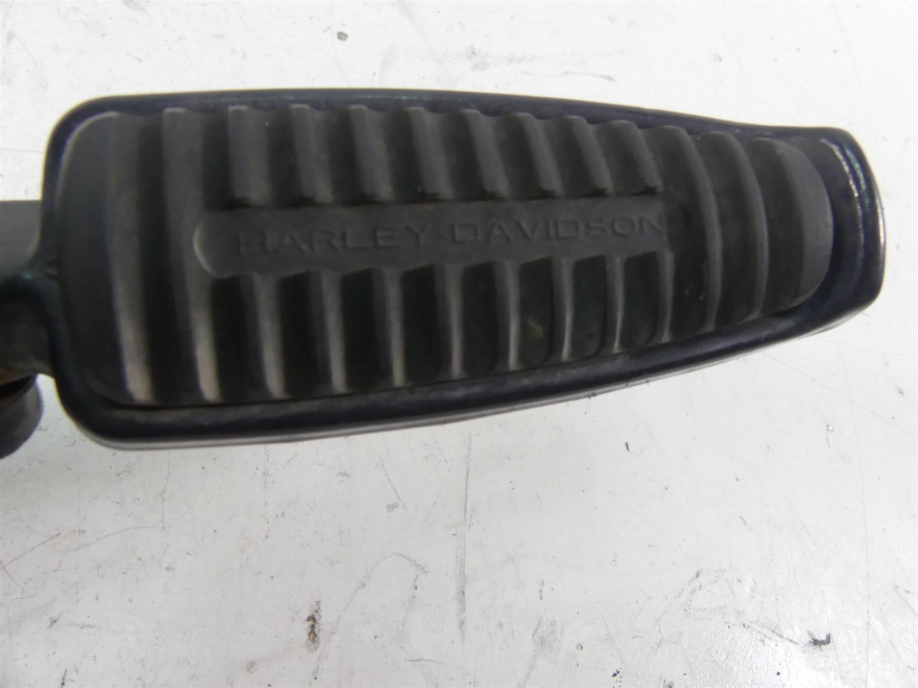 2013 Harley VRSCDX Night Rod Special Rear Passenger Footpegs 51723-07 51722-07 {{ shop.shopifyCountryName }} - Mototech271