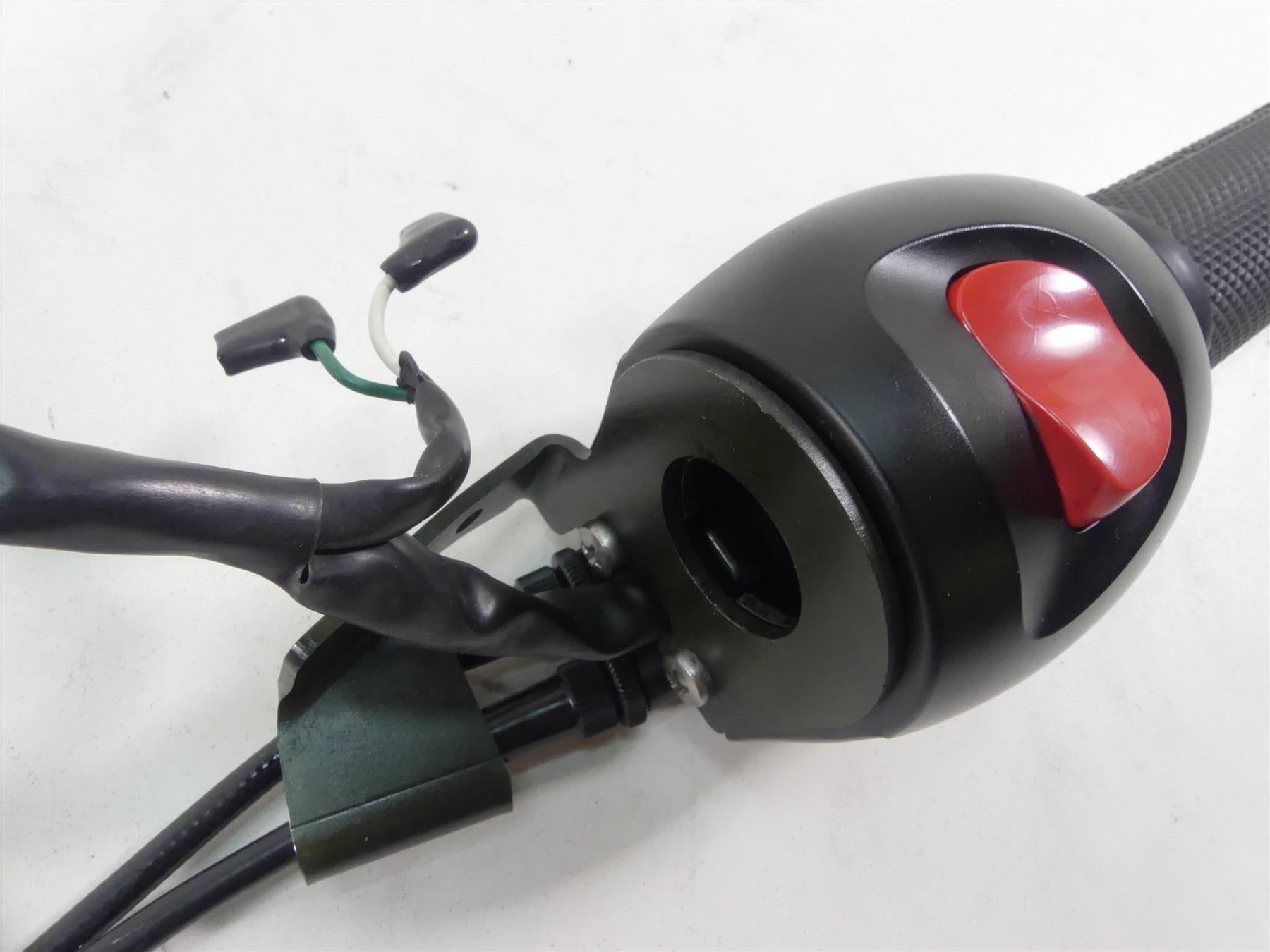 2015 Victory Cross Country 8 Ball Right Control Switch & Performance Machine Grip4011357 {{ shop.shopifyCountryName }} - Mototech271