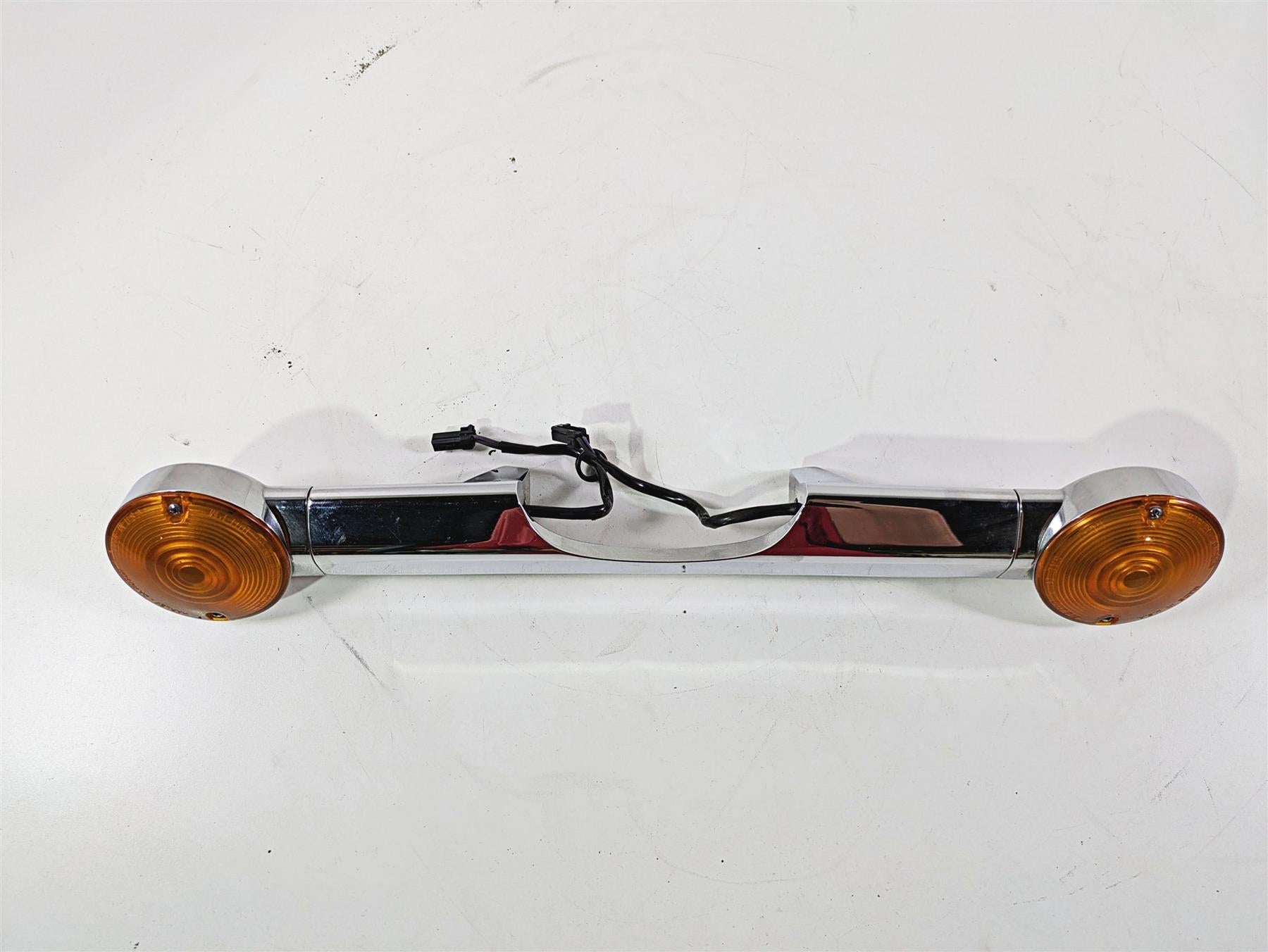 2010 Harley Touring FLHTK Electra Glide Rear Turn Signal Bar 68510-74C {{ shop.shopifyCountryName }} - Mototech271