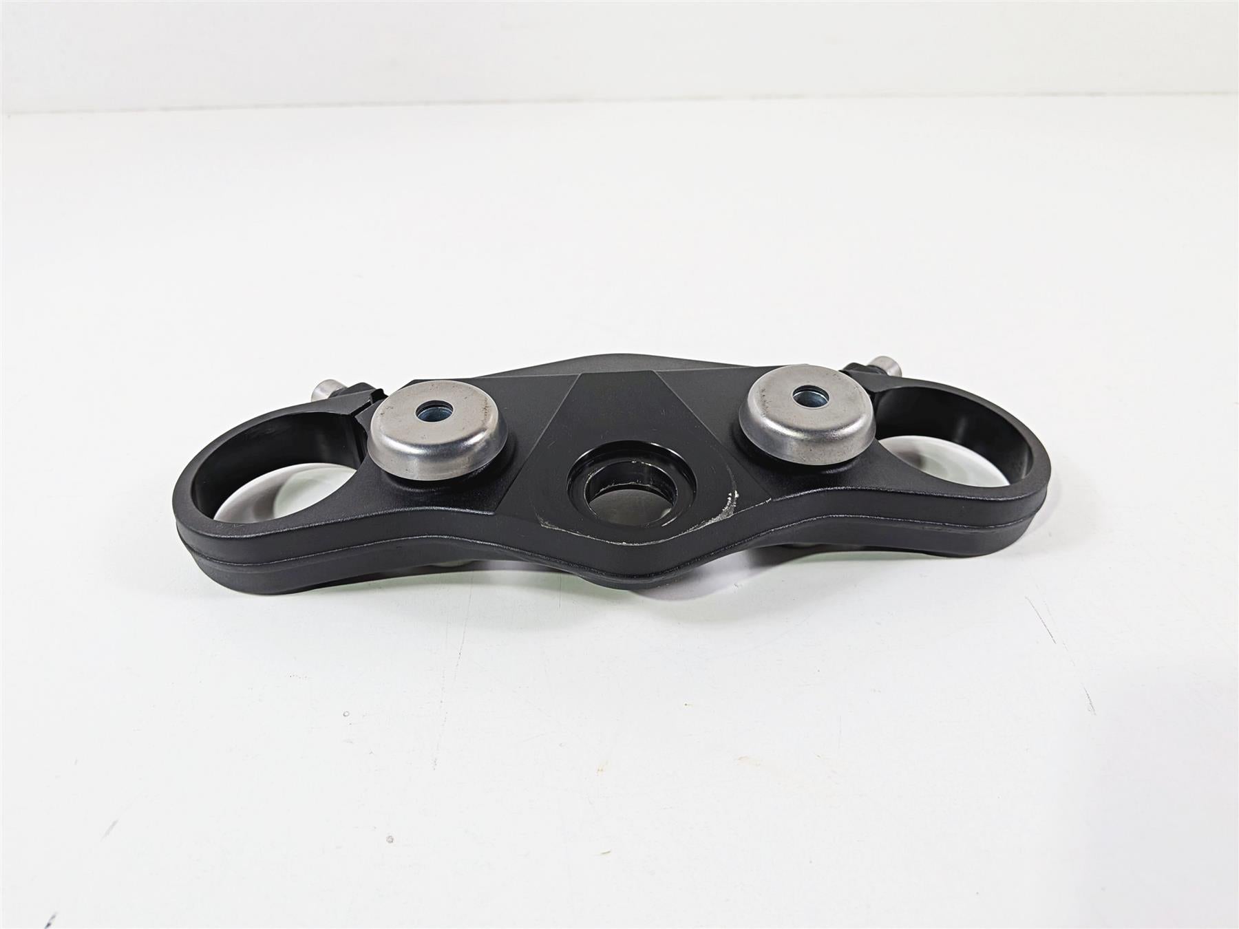 2019 Triumph Speed Triple RS 1050 Upper Triple Tree Steering Clamp T2042324 {{ shop.shopifyCountryName }} - Mototech271