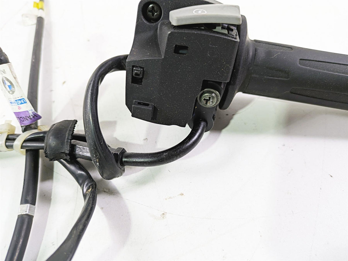2019 BMW G310GS K02 Right Hand Stat Stop Throttle Control Switch 61318545350 {{ shop.shopifyCountryName }} - Mototech271